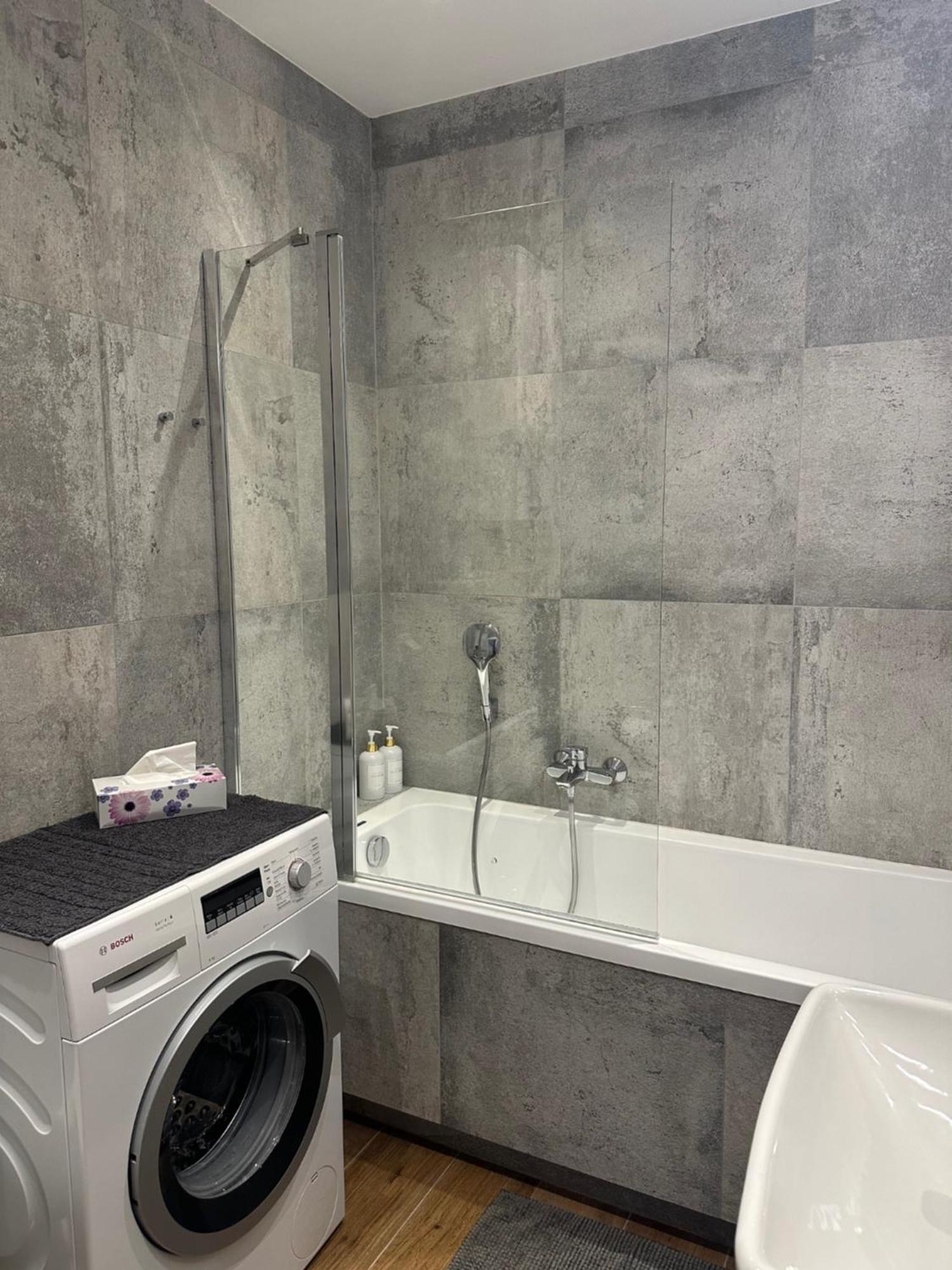 Modern Apartment Near To The Chopin'S Airport Cybernetyki 2A ワルシャワ エクステリア 写真