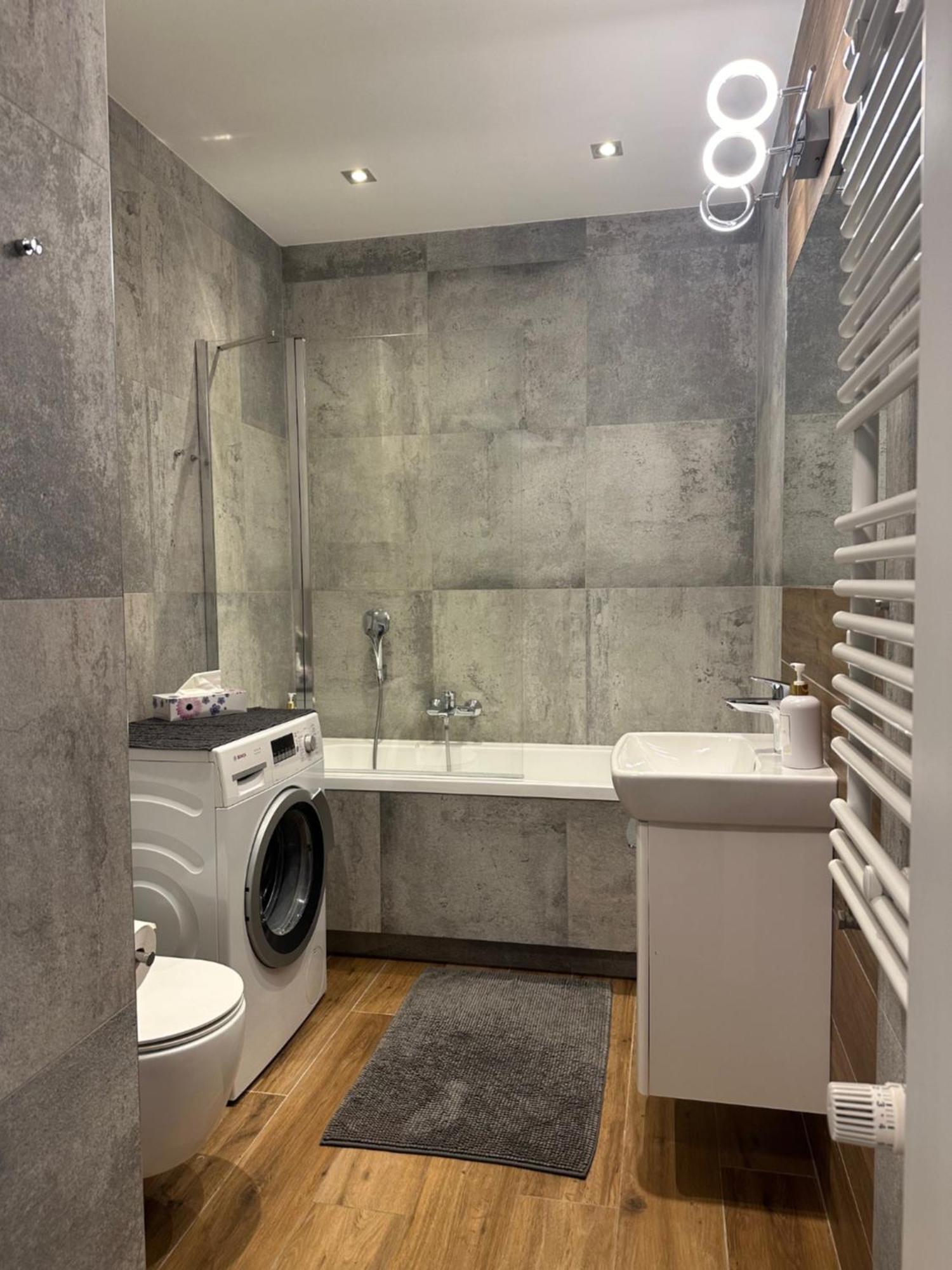 Modern Apartment Near To The Chopin'S Airport Cybernetyki 2A ワルシャワ エクステリア 写真