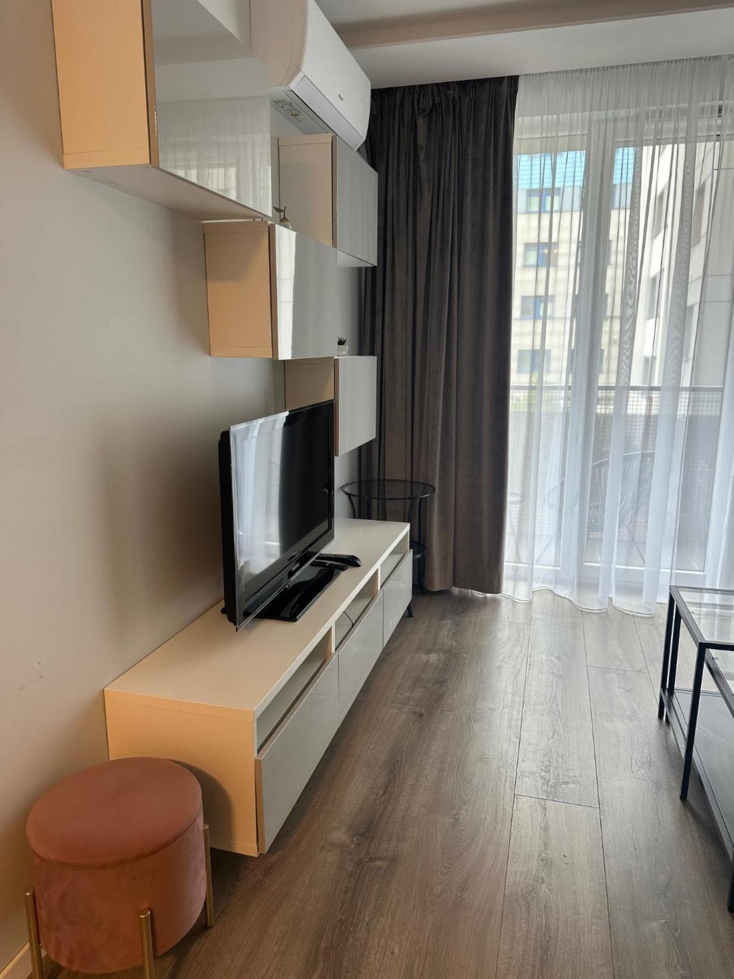 Modern Apartment Near To The Chopin'S Airport Cybernetyki 2A ワルシャワ エクステリア 写真