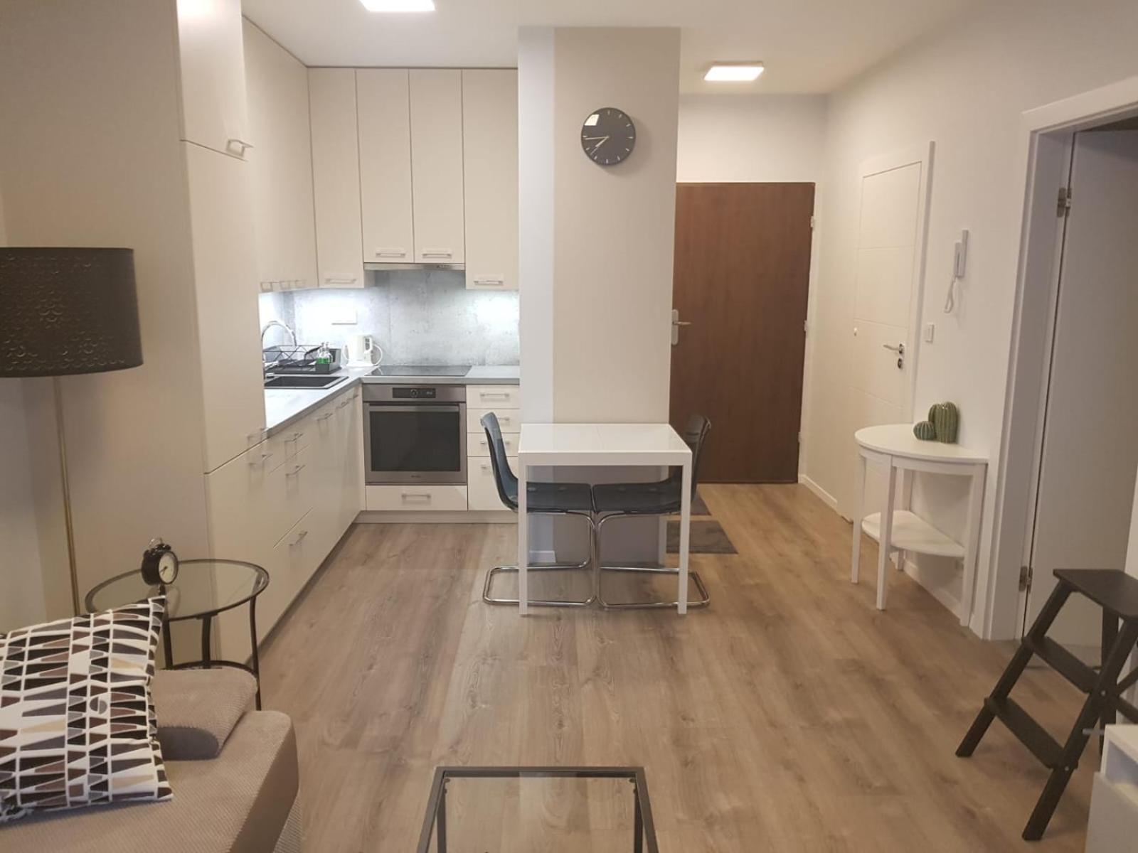 Modern Apartment Near To The Chopin'S Airport Cybernetyki 2A ワルシャワ エクステリア 写真